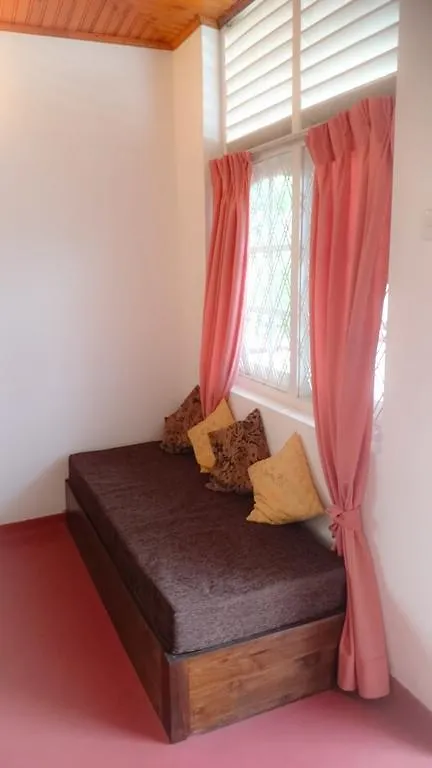 Roel Rest Hotel Negombo Guest house