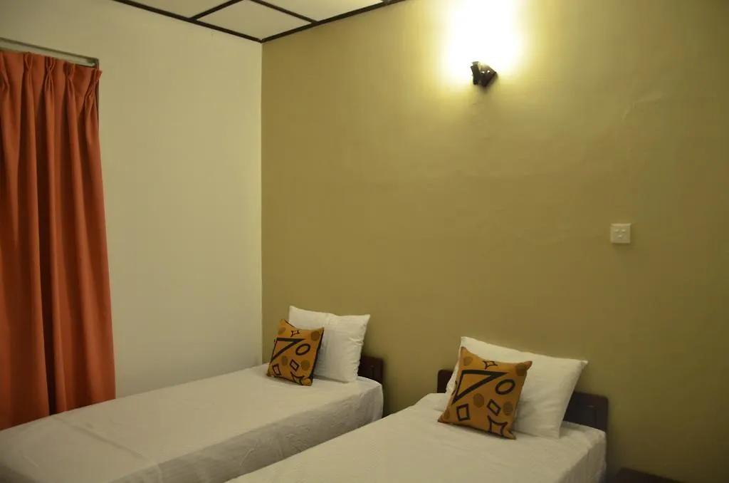 Roel Rest Hotel Negombo 2*,  Sri Lanka
