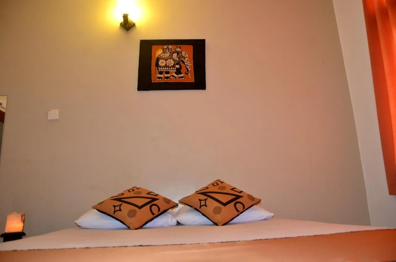 Roel Rest Hotel Negombo