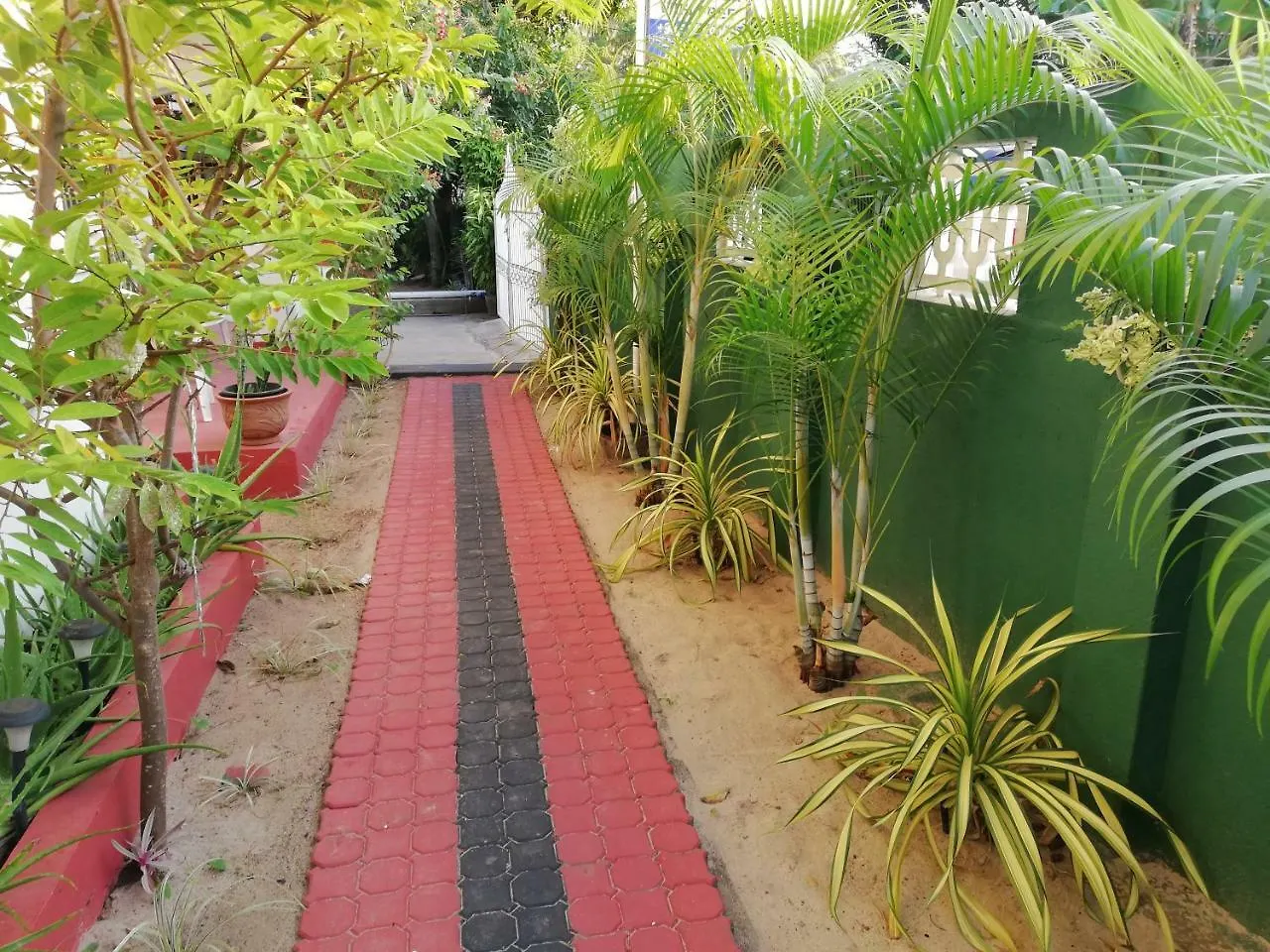 Roel Rest Hotel Negombo