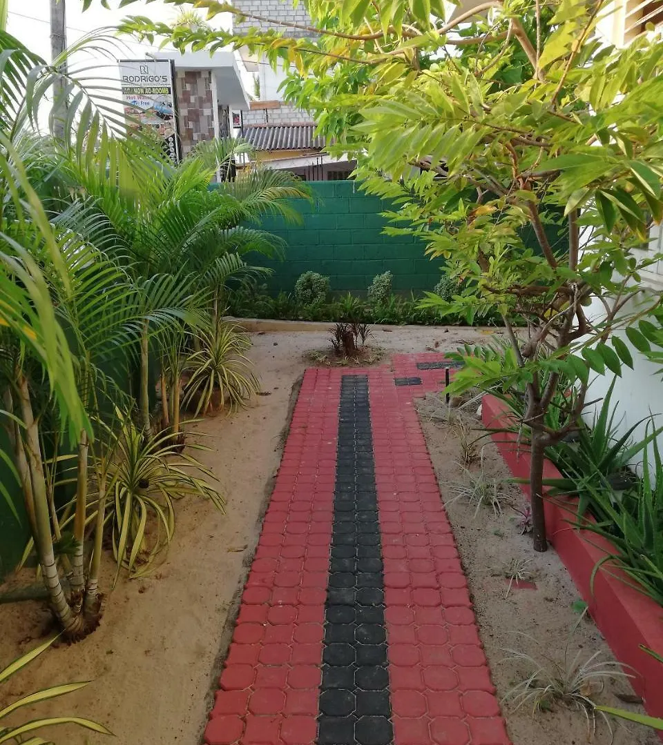 Roel Rest Hotel Negombo